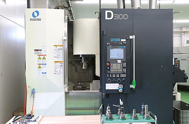 牧野 D300 五轴加工中心